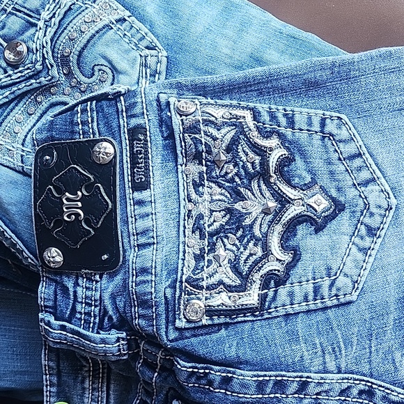 Capris - Picture 2 of 3